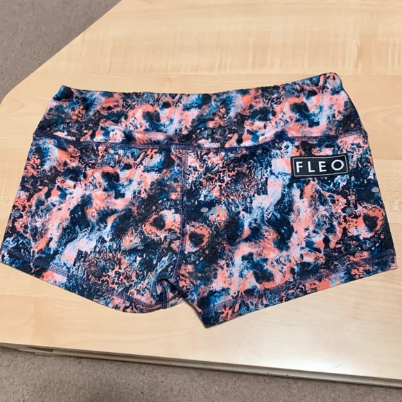 Fleo Shorts (original) - Picture 2 of 2